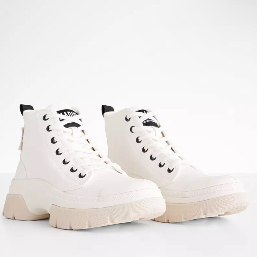 Palladium Pallawave Sneakers Women's White Lace Up Boots Sz 10 NEW